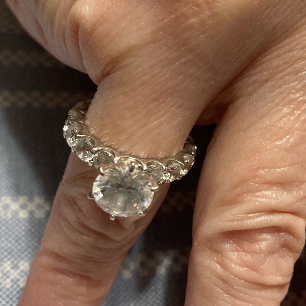 Vintage designer sterling silver cubic zirconia ring. - Picture 2 of 3